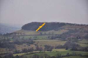 pylon-john.jpg (97925 bytes)
